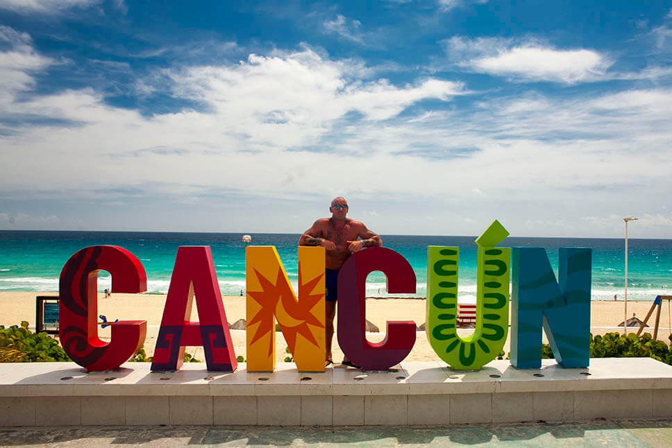 playa delfines cancun