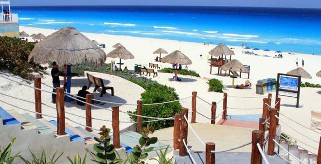 playa delfines