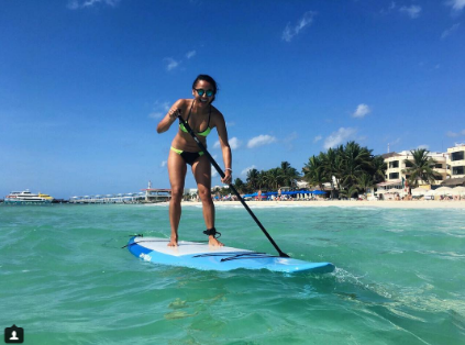 paddle surfing