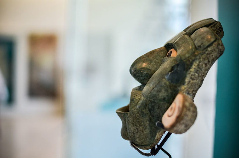 Máscara maya expuesta en el Museo Maya de Cancún
