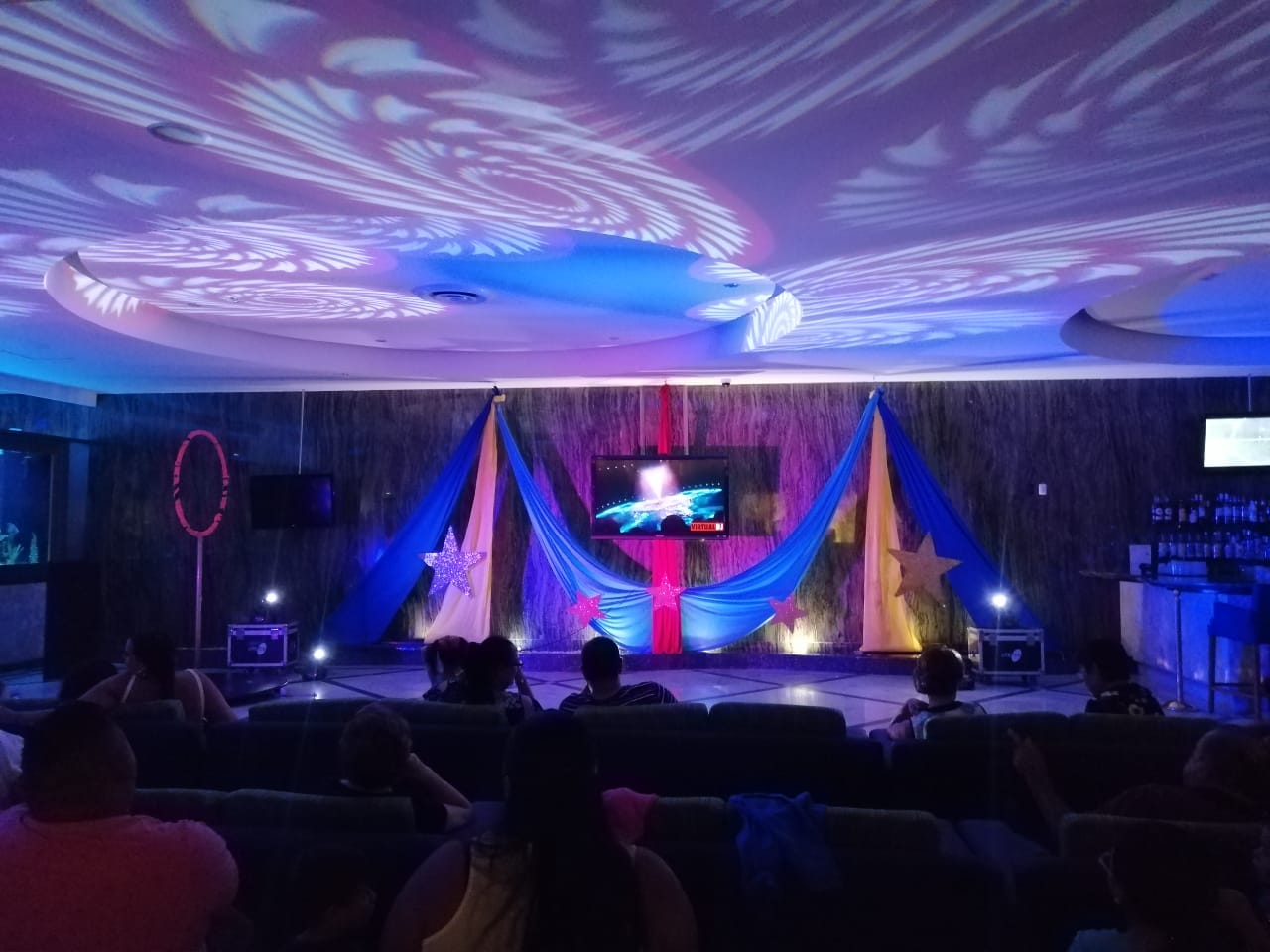 ShowLatino sunset royal beach resorts