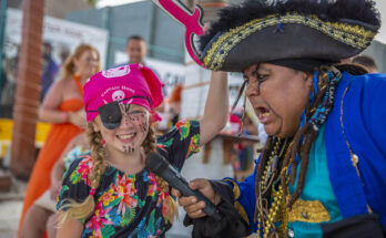 Capitán Hook actividad de bajo presupuesto en cancun
