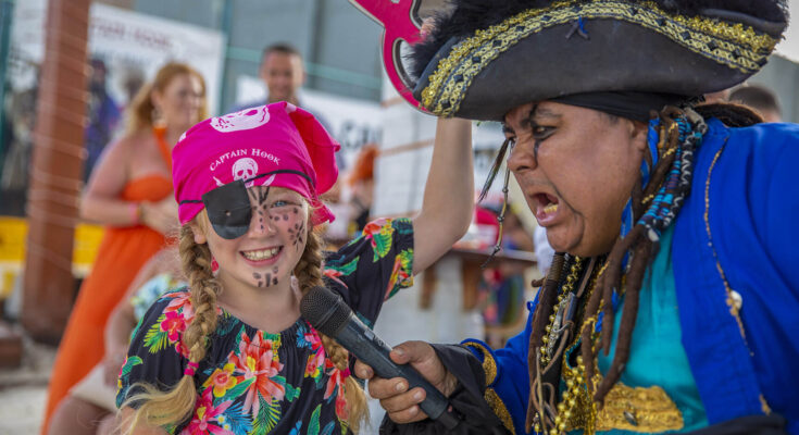 Capitán Hook actividad de bajo presupuesto en cancun