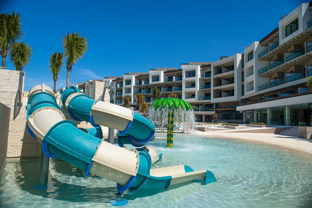Estudio Playa Mujeres -hotels con toboganes para niños