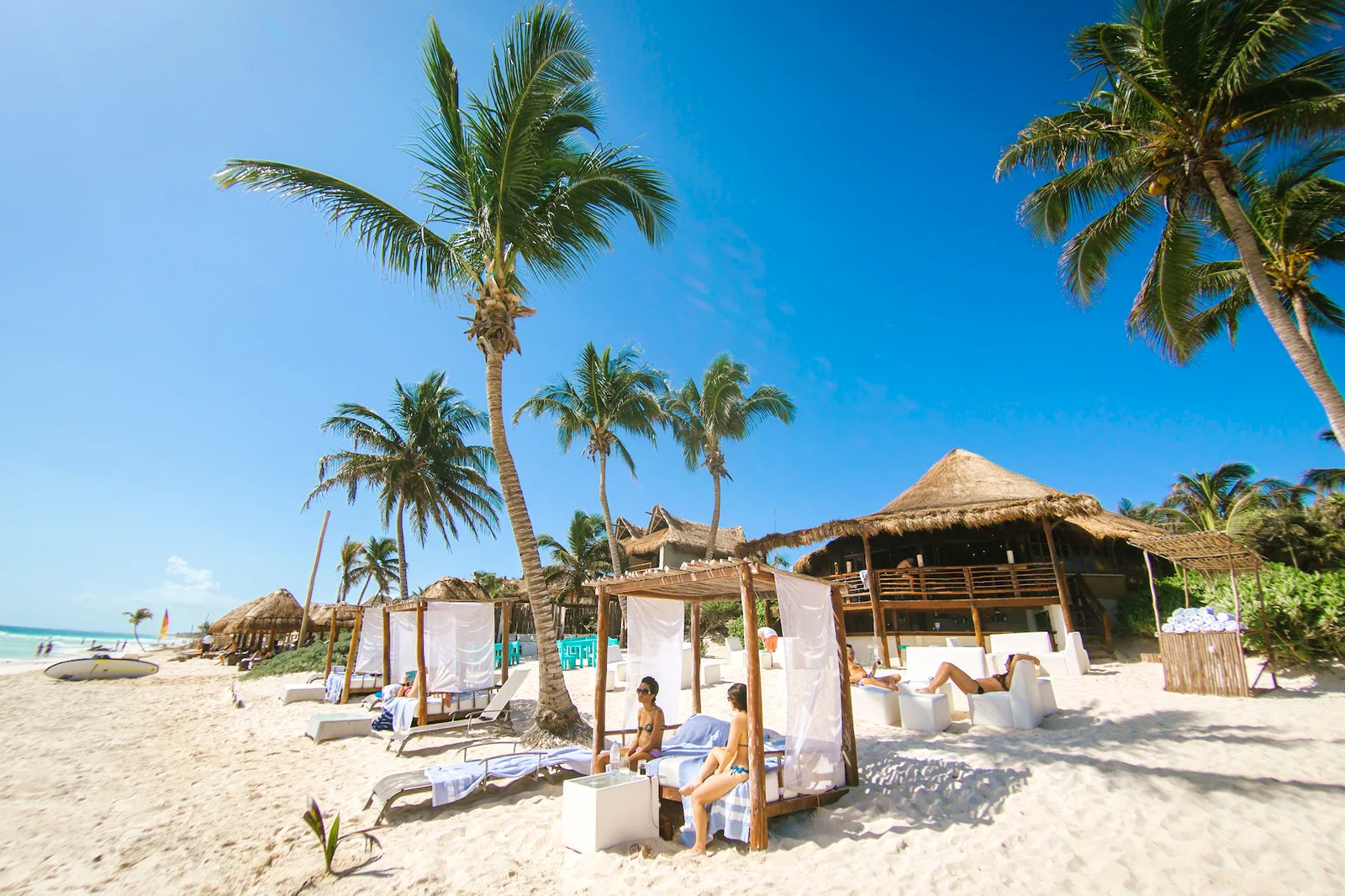 Descubre los mejores Beach Clubs de Tulum, un paraíso en la Tierra