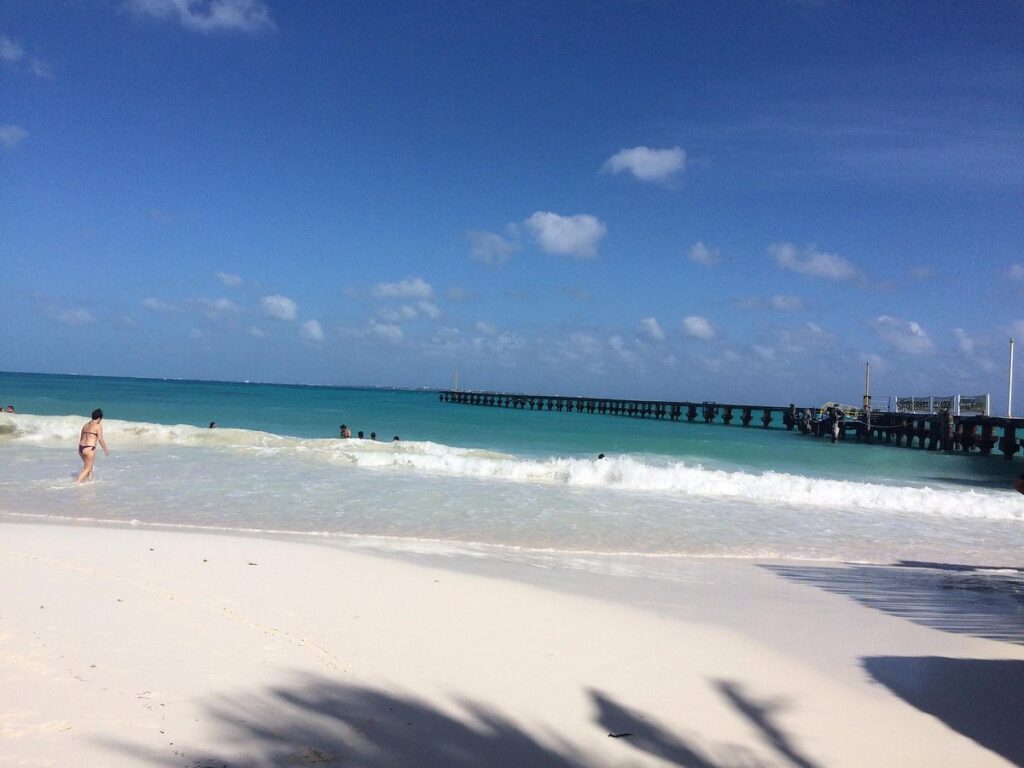 playa langosta cancun