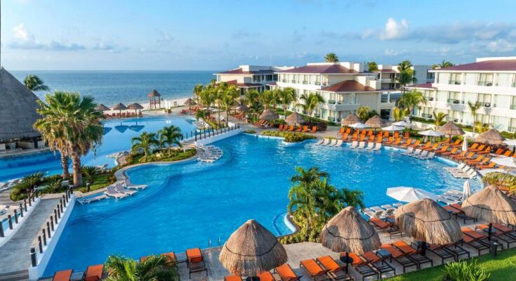 The Villas at The Royal Cancun