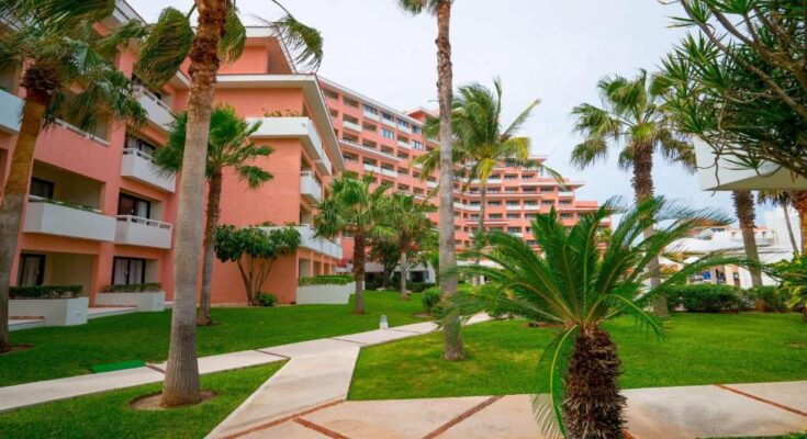 Wyndham Grand Cancun All Inclusive Resort & Villas
